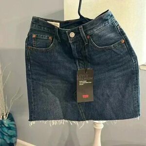 Levi’s mini skirt new with tags